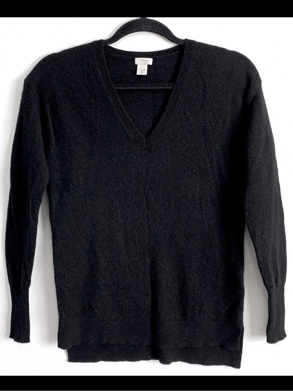 Halogen 100% Cashmere V-Neckline Sweater